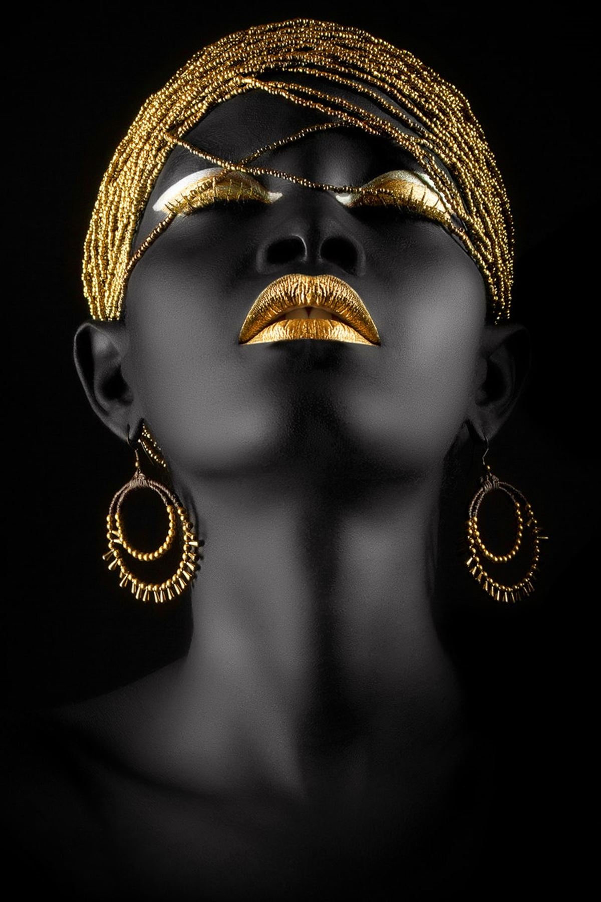 Black Skin Woman And Golden Makeup, Siyah Tenli Kadın Ve Altın Makyaj